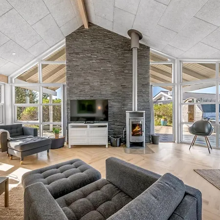 Tatania - 500m To The Fjord By Interhome *